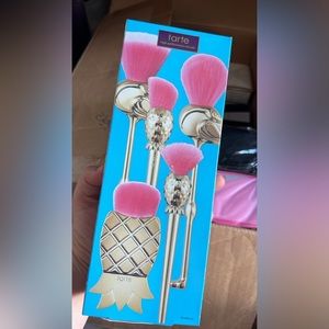 Tarte Let's Flamingle 5 Piece Brush Set Fla-Mingle Inspired by Flamingos